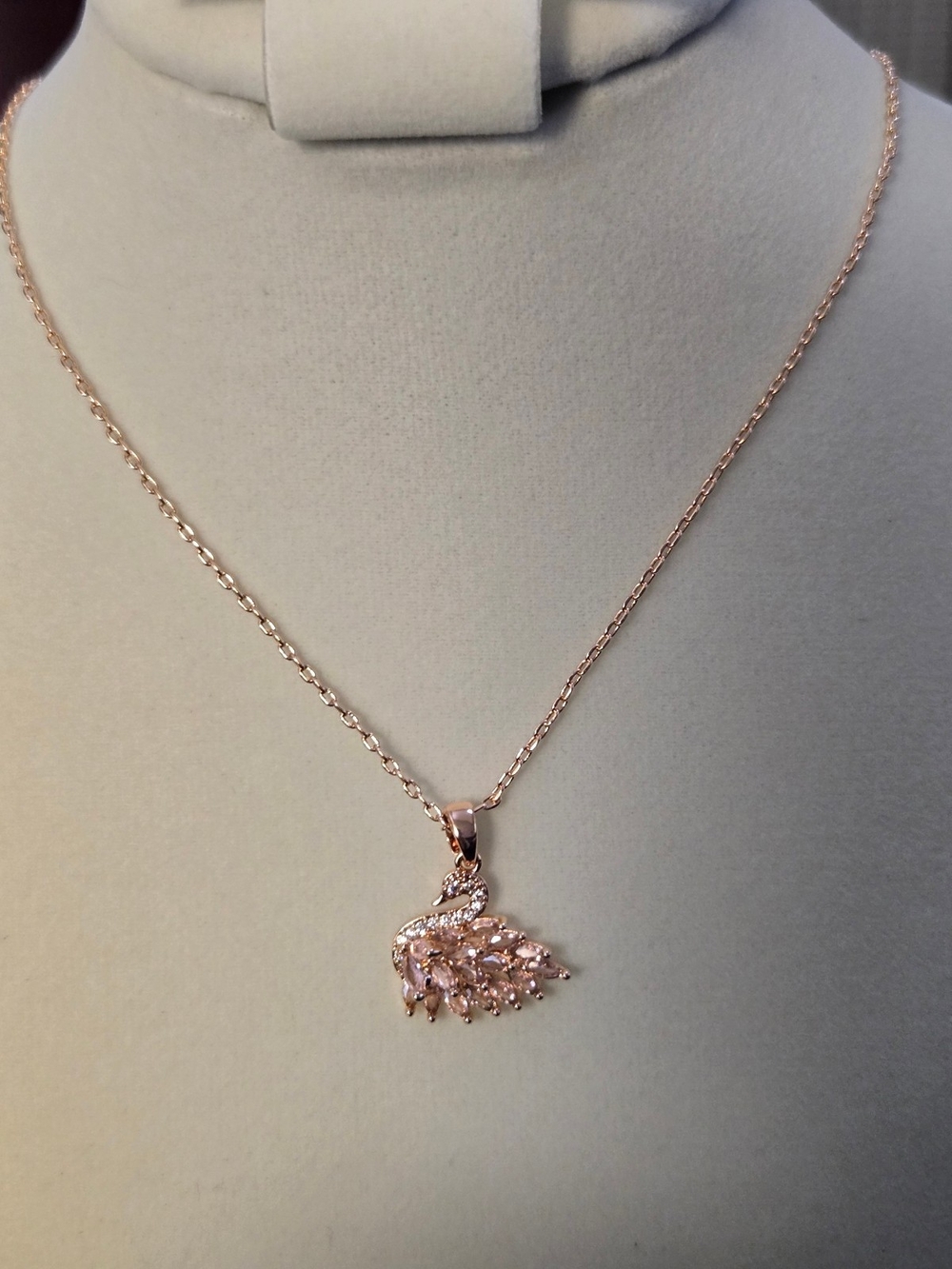 Rose Gold Tone Swan Pendant Necklace - Elegant Women's Jewelry